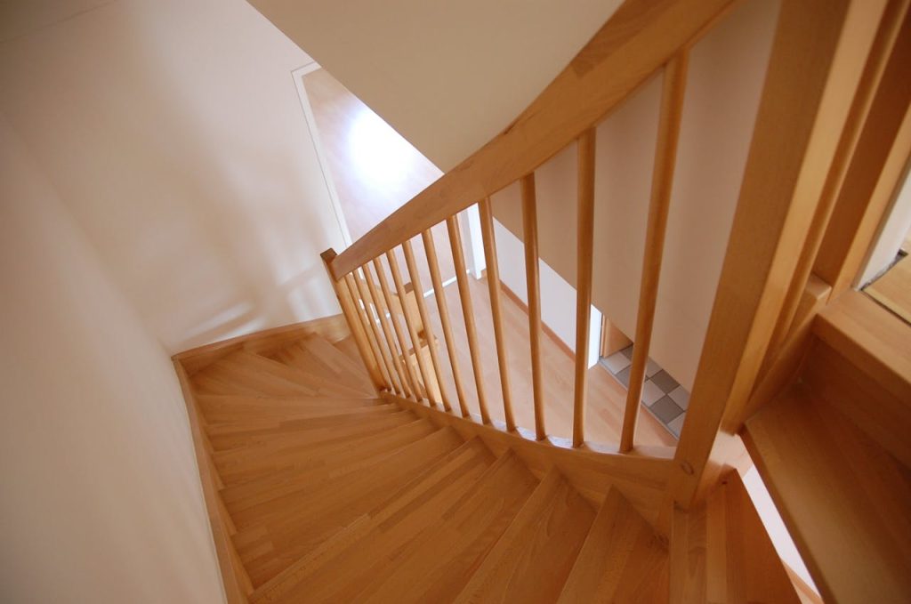 Comment isoler un escalier pour conserver la chaleur ? Reflets d'Infini — free download