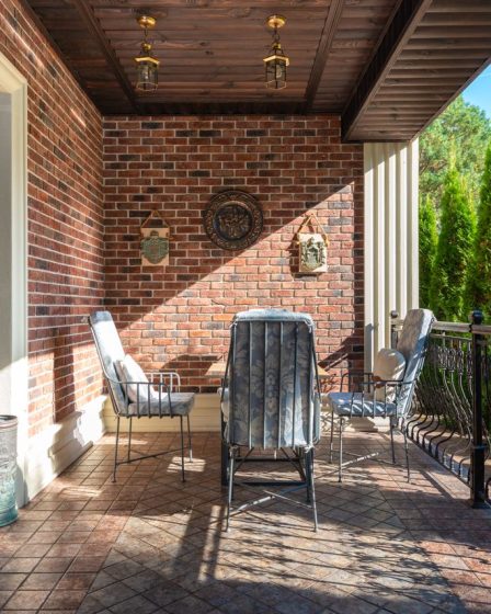 astuces et idées pratiques pour aménager un petit balcon en longueur