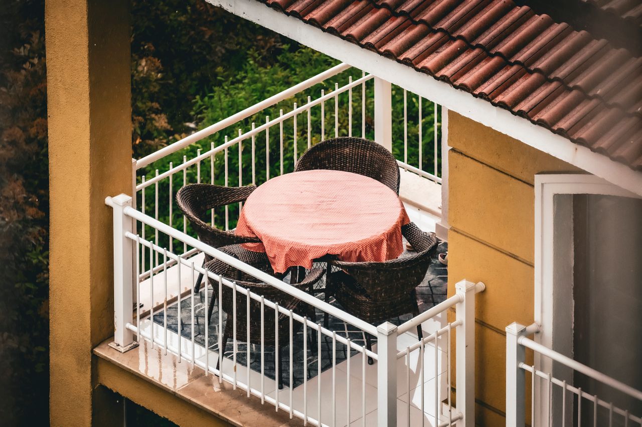 idées pour aménager un petit balcon en longueur
