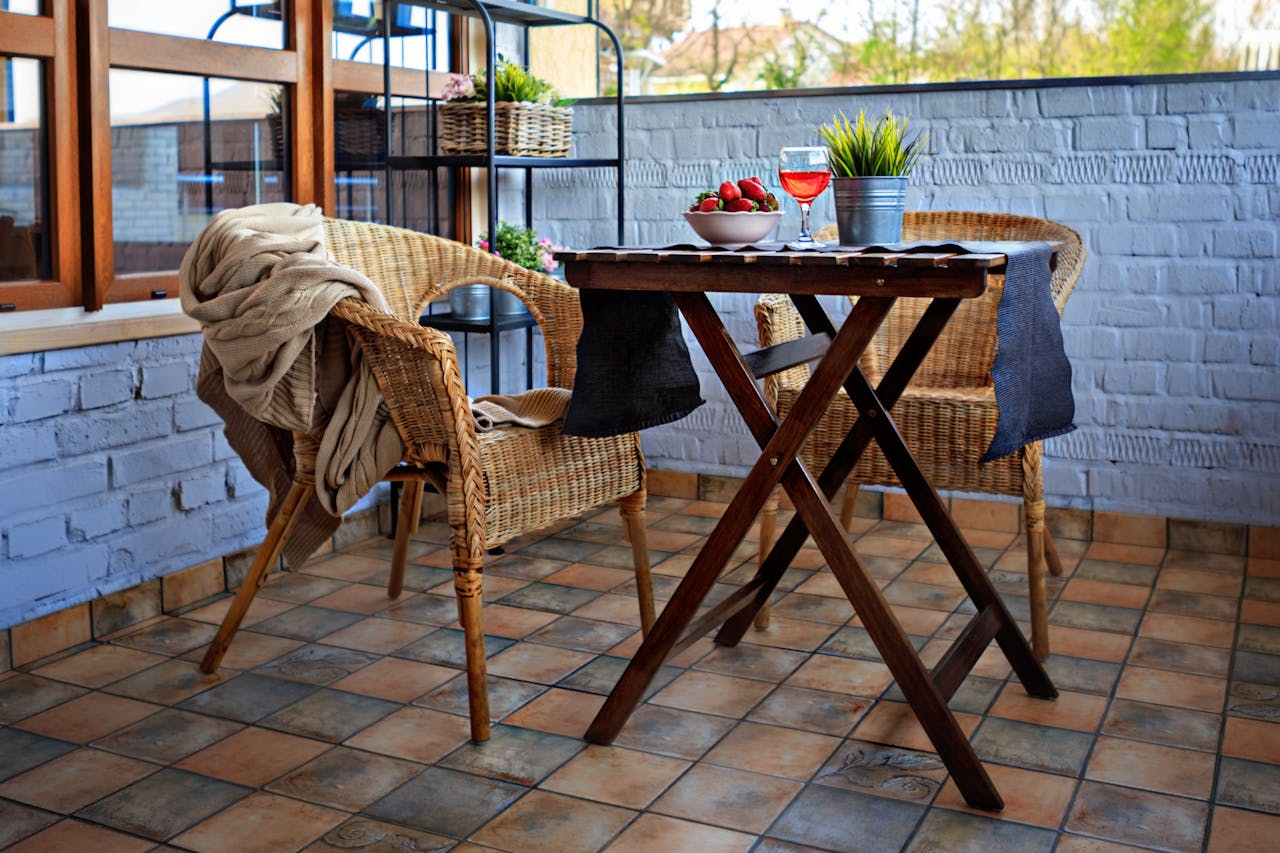 idées pratiques pour aménager un petit balcon en longueur
